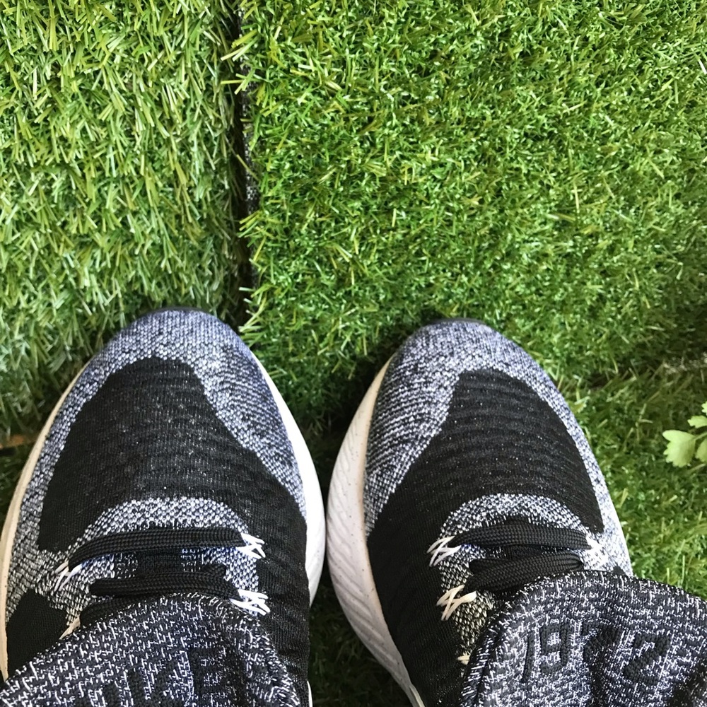 - Nike react infinity flyknit size women 11.5 black and white .Unisex men’s 9.5 - Picture 12 of 15